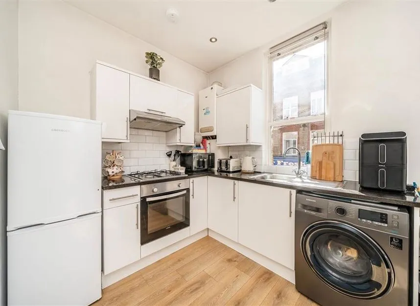 Brixton Road, Oval, SW9, photo 3