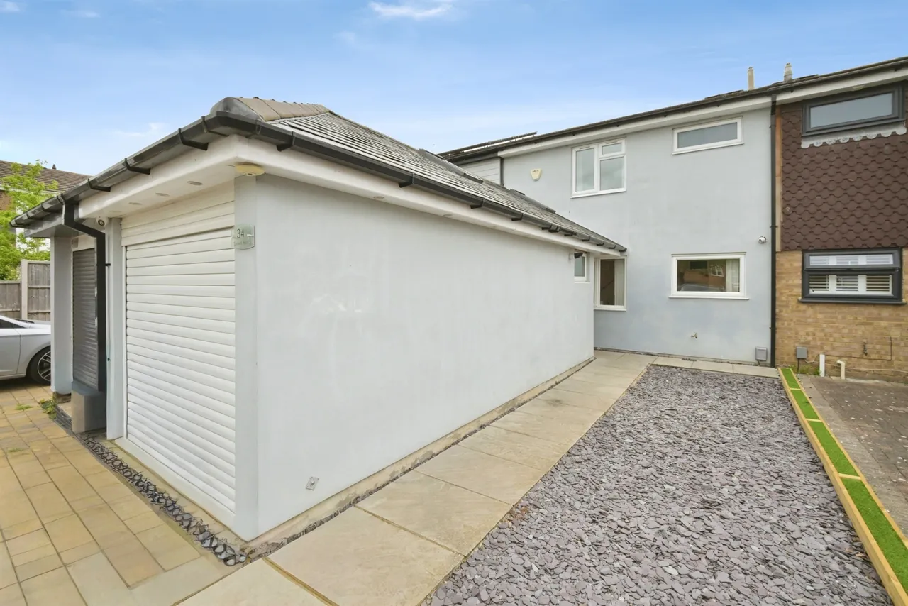3 bed house for sale — Tunfield Road, Hoddesdon
