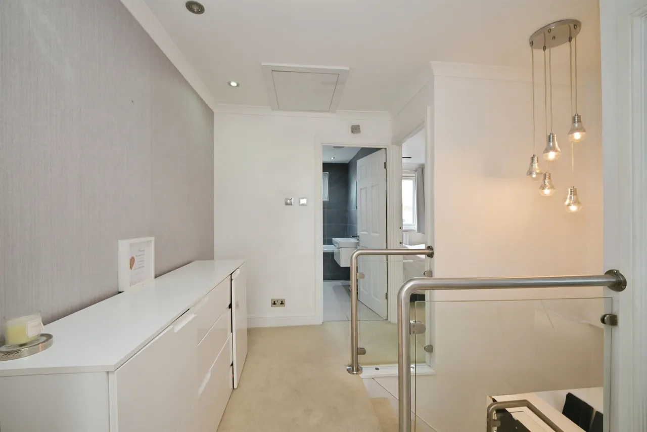 Tunfield Road, Hoddesdon, photo 9