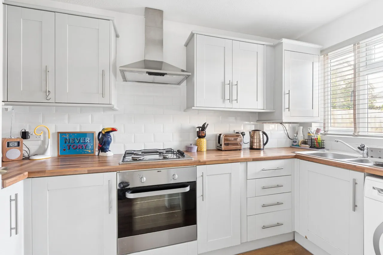 Greensward, Bushey, WD23, photo 2