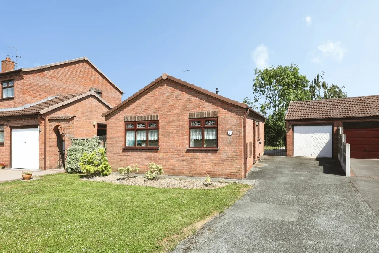 Pinewood Court, CREWE, Cheshire, CW2, photo 16