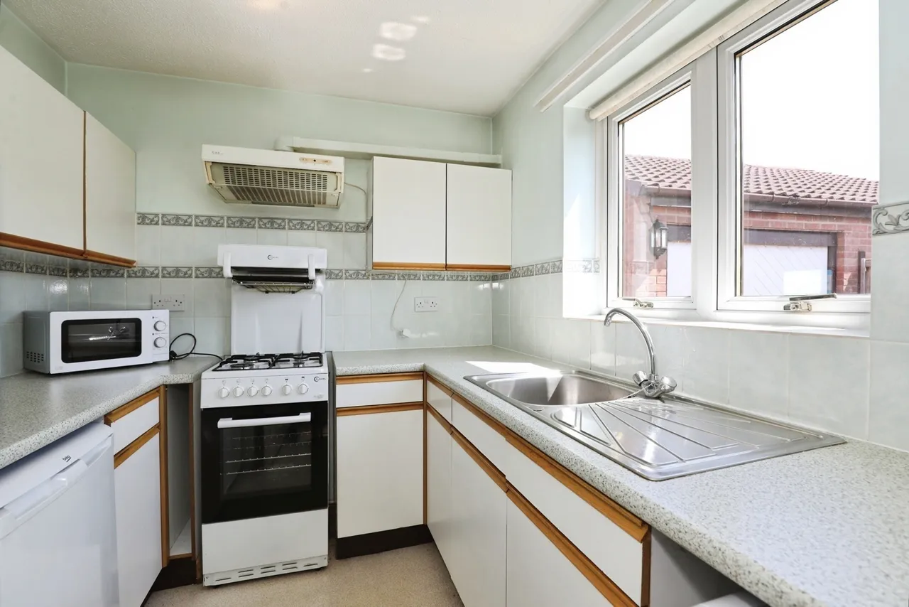 Pinewood Court, CREWE, Cheshire, CW2, photo 3
