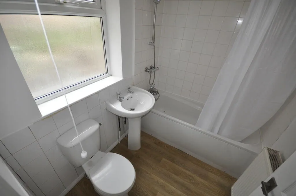 South Street North, New Whittington, S43, photo 6