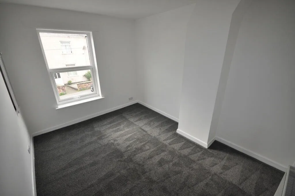 South Street North, New Whittington, S43, photo 4