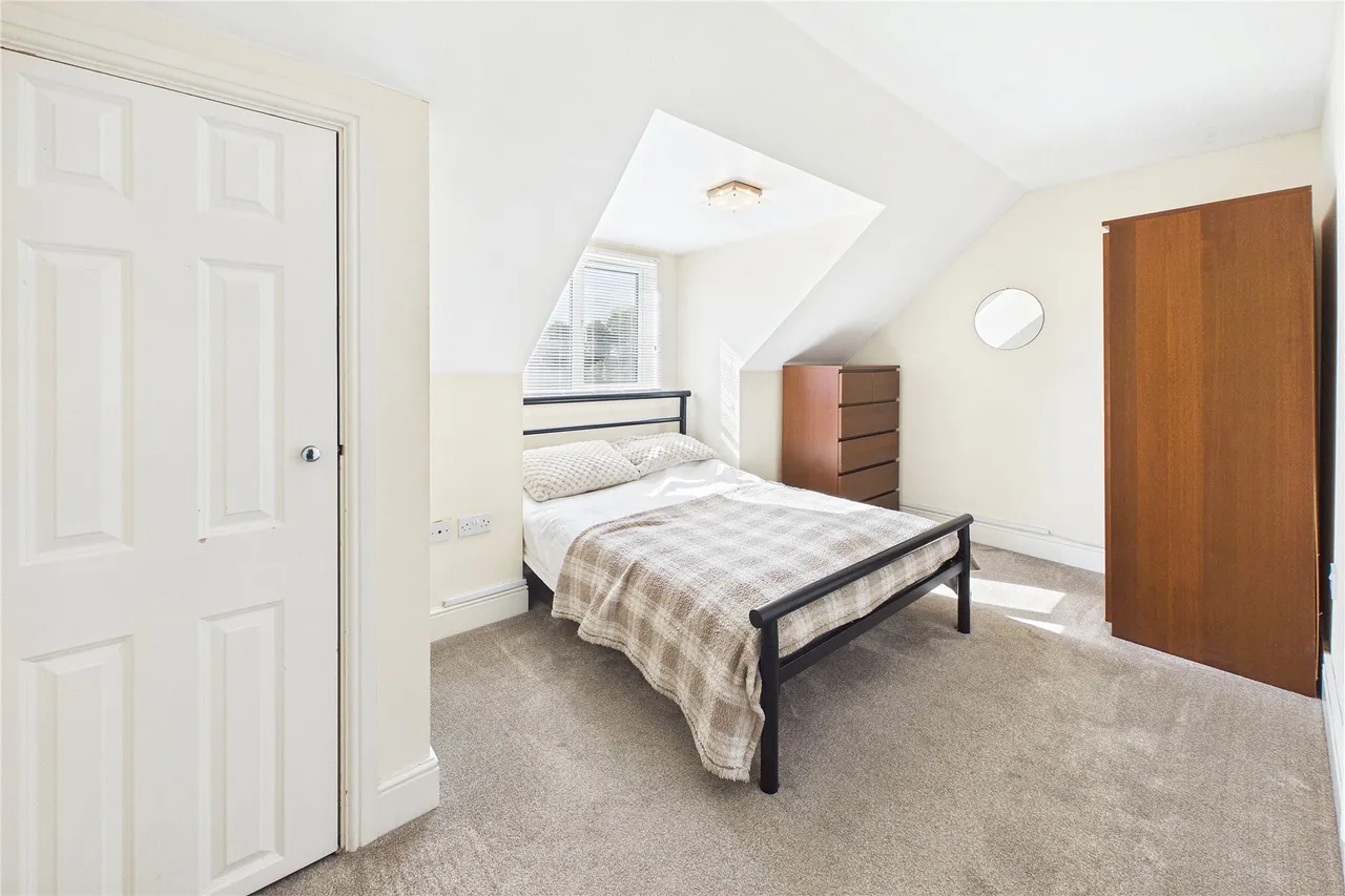 Chapel Lane, Farnborough, GU14, photo 4