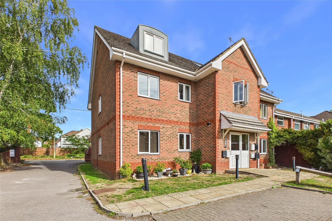 1 bed flat for sale, Chapel Lane, Farnborough, GU14