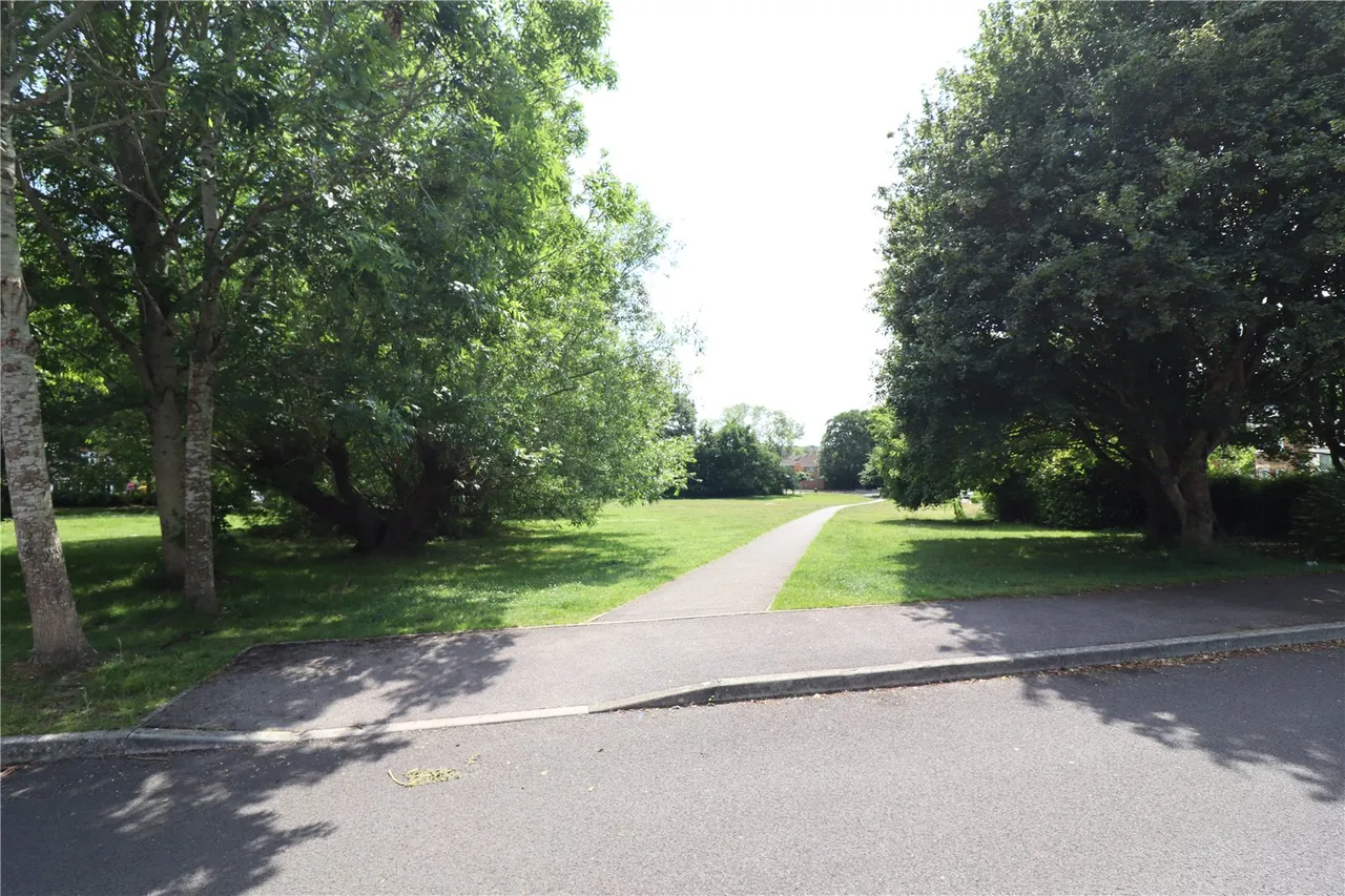Jessett Drive, Church Crookham, Fleet, Hampshire, GU52 0XB, photo 15