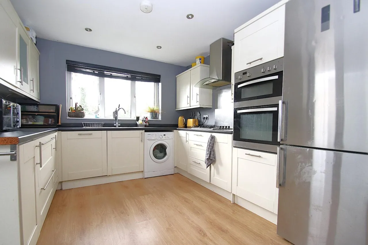 Leigh Road, Eastleigh, Eastleigh, Hampshire, SO50 9DW, photo 5
