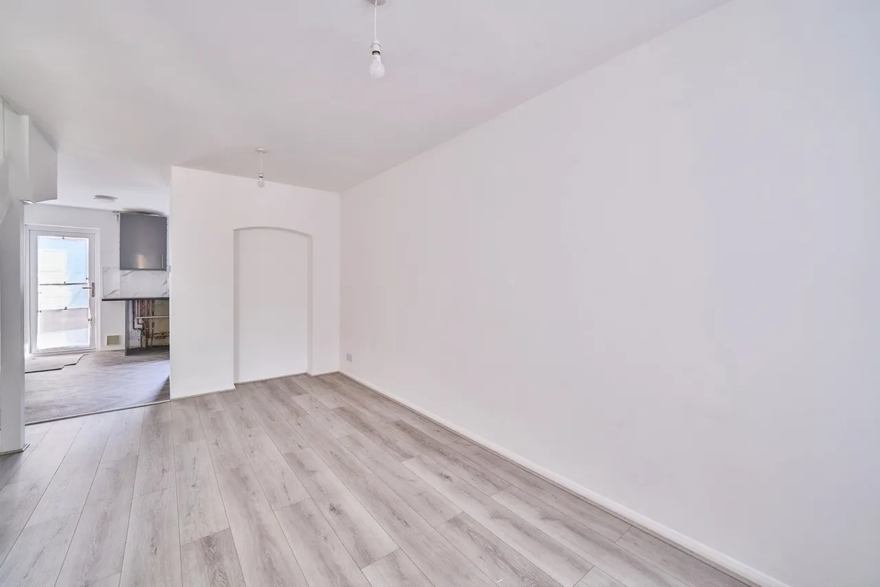 Tom Hood Close, LONDON, London, E15, photo 4