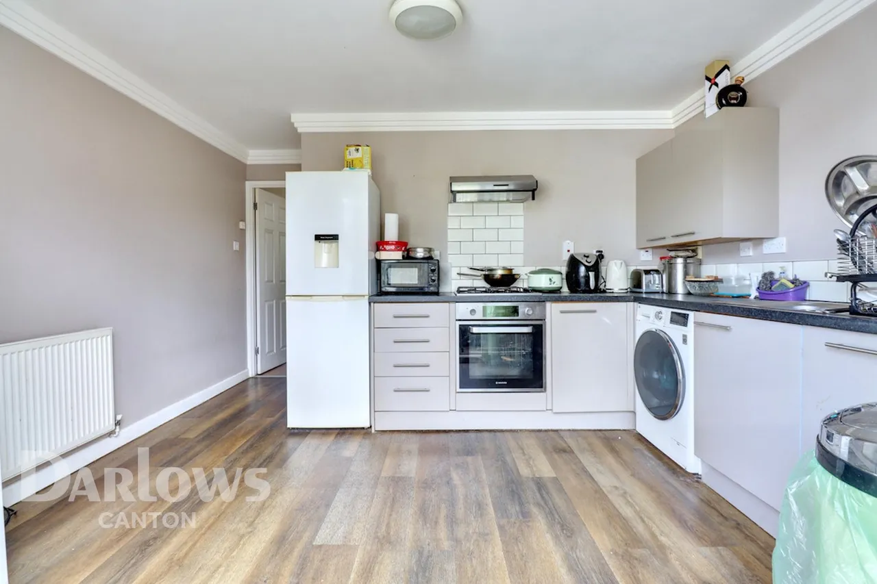 Powderham Drive, Cardiff, photo 6