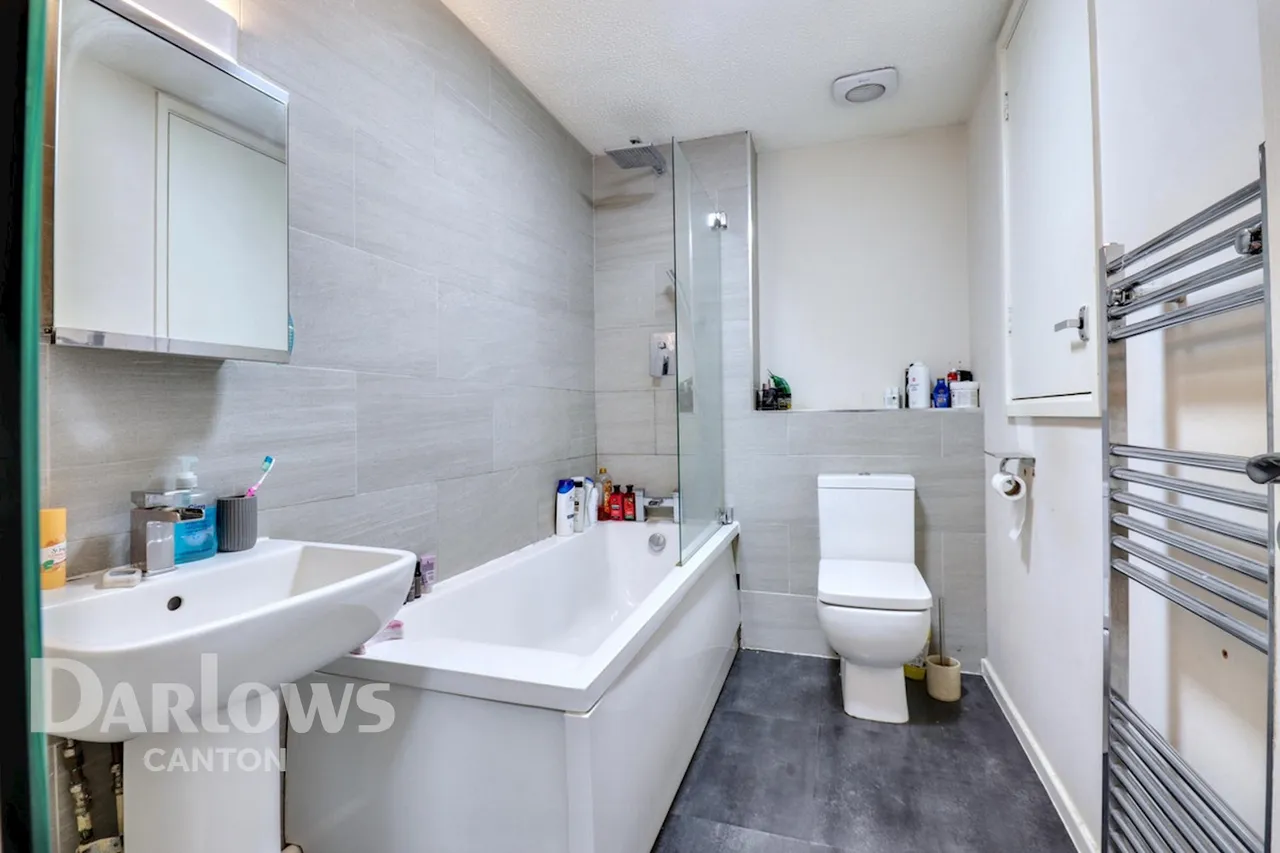 Powderham Drive, Cardiff, photo 12
