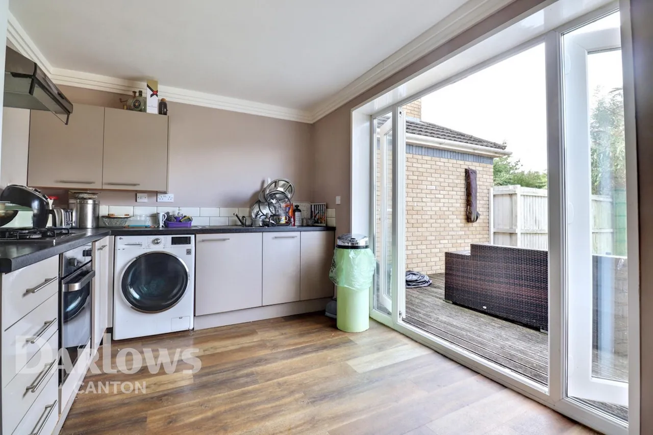 Powderham Drive, Cardiff, photo 5