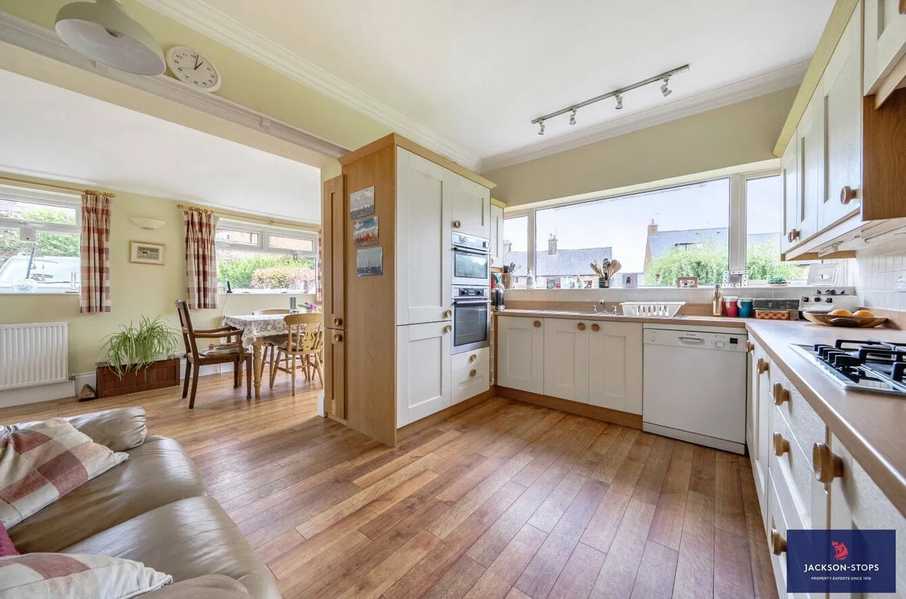 Northampton Road, Earls Barton, NN6, photo 4