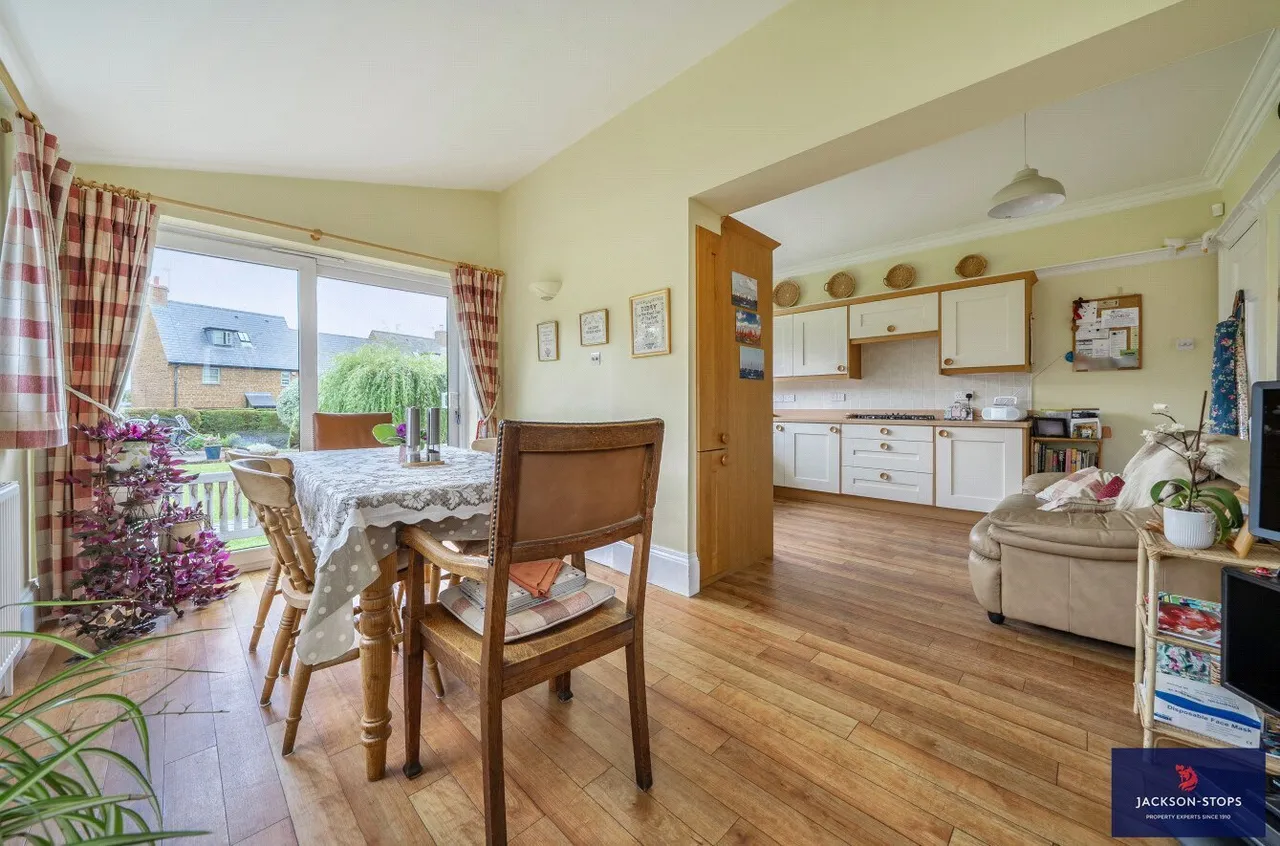 Northampton Road, Earls Barton, NN6, photo 8