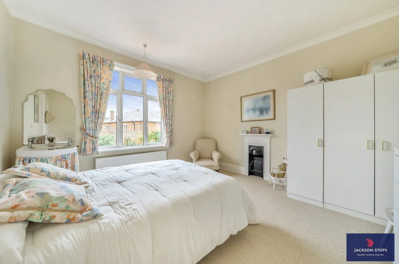 Northampton Road, Earls Barton, NN6, photo 13