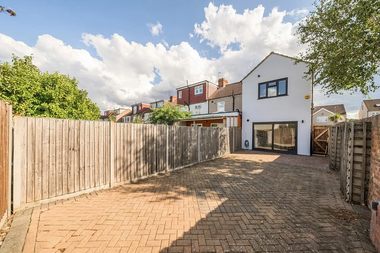 Monkton Road, DA16, photo 11