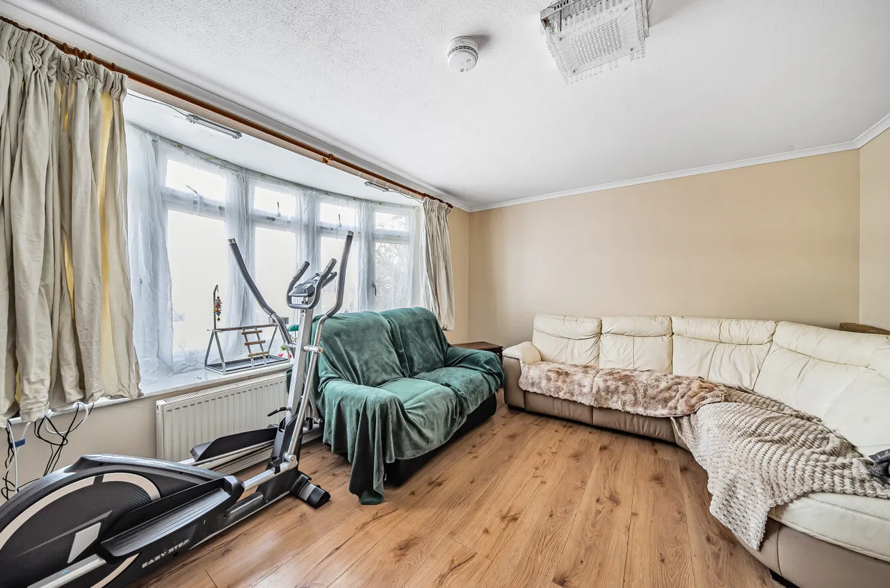 Cobbetts Walk, Bisley, Woking, Surrey, GU24 9DU, photo 2