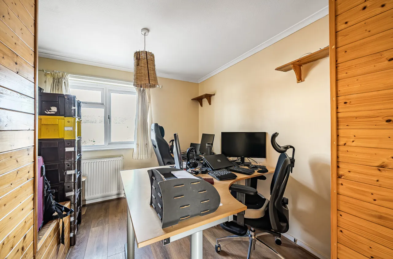 Cobbetts Walk, Bisley, Woking, Surrey, GU24 9DU, photo 6