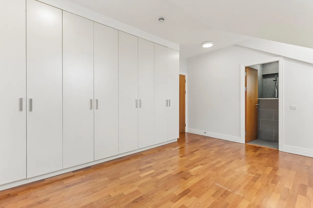 North Road, TW8, photo 13