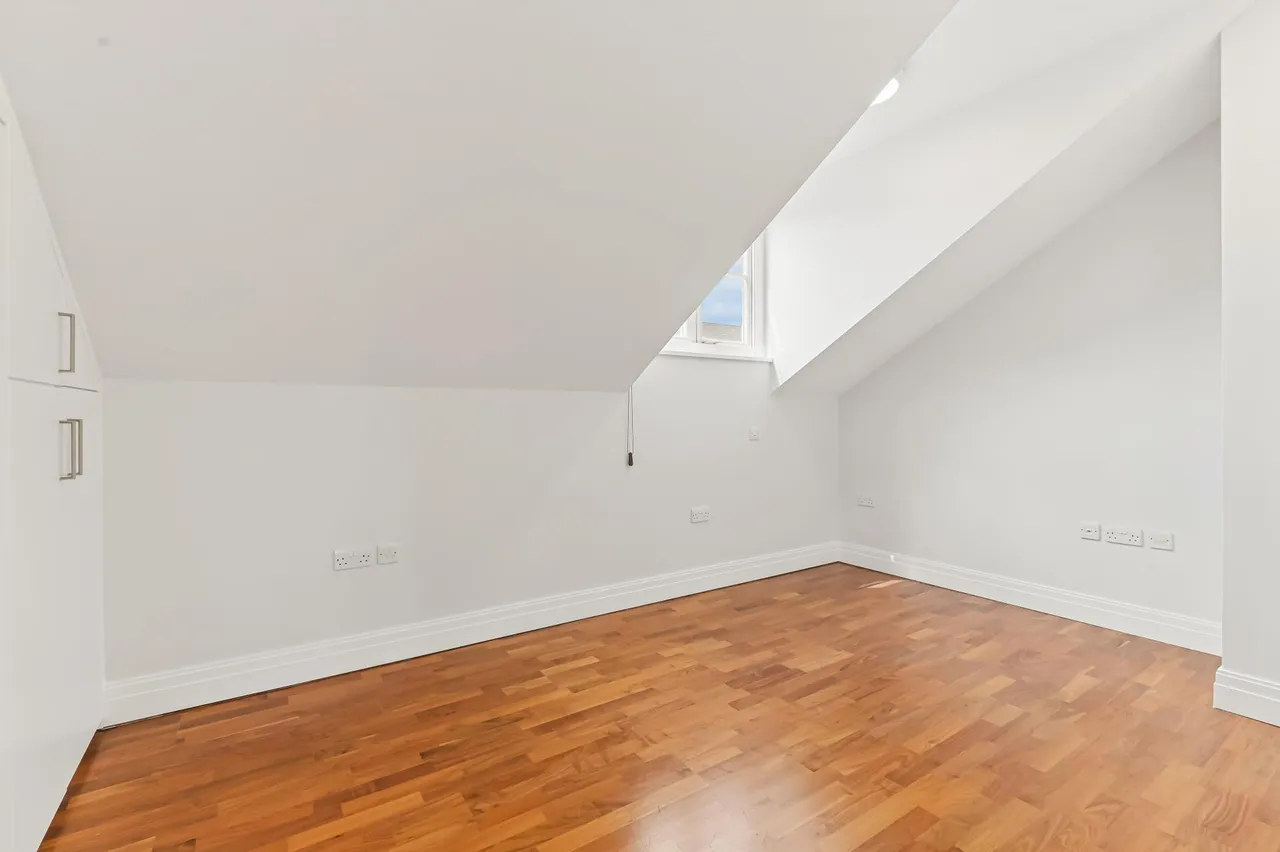 North Road, TW8, photo 10