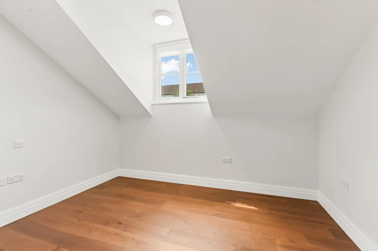 North Road, TW8, photo 7