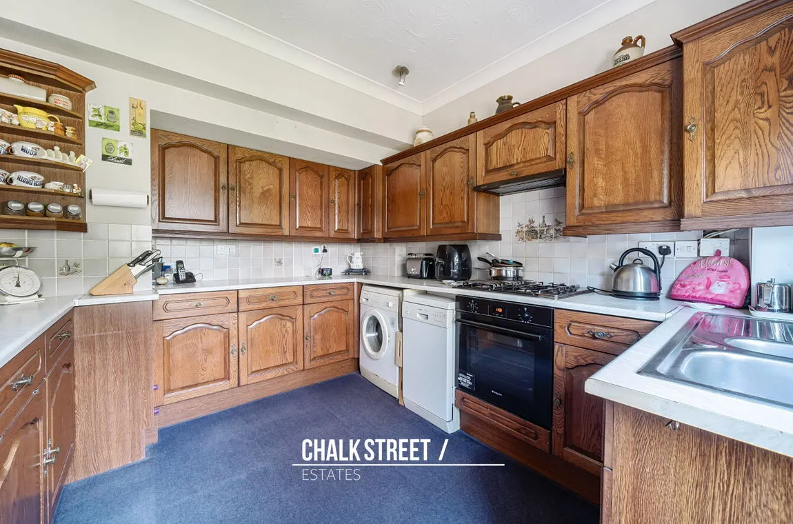 Hill Crescent, Hornchurch, Greater London, RM11 2AP, photo 8