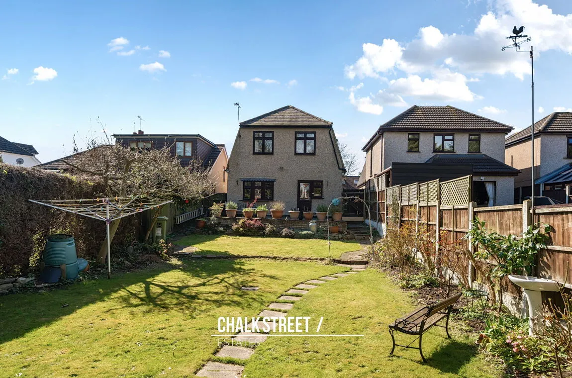 Hill Crescent, Hornchurch, Greater London, RM11 2AP, photo 20