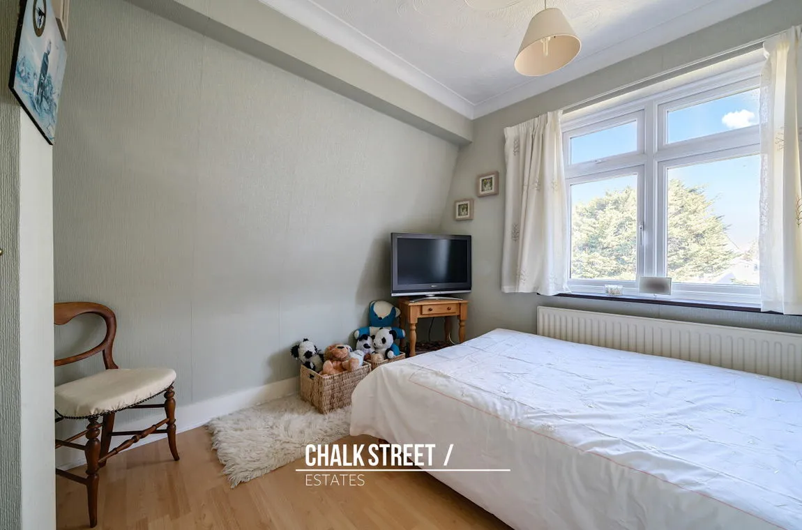 Hill Crescent, Hornchurch, Greater London, RM11 2AP, photo 16