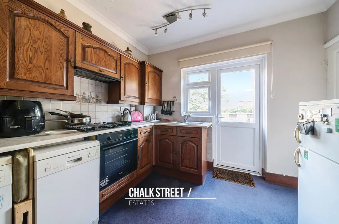 Hill Crescent, Hornchurch, Greater London, RM11 2AP, photo 7