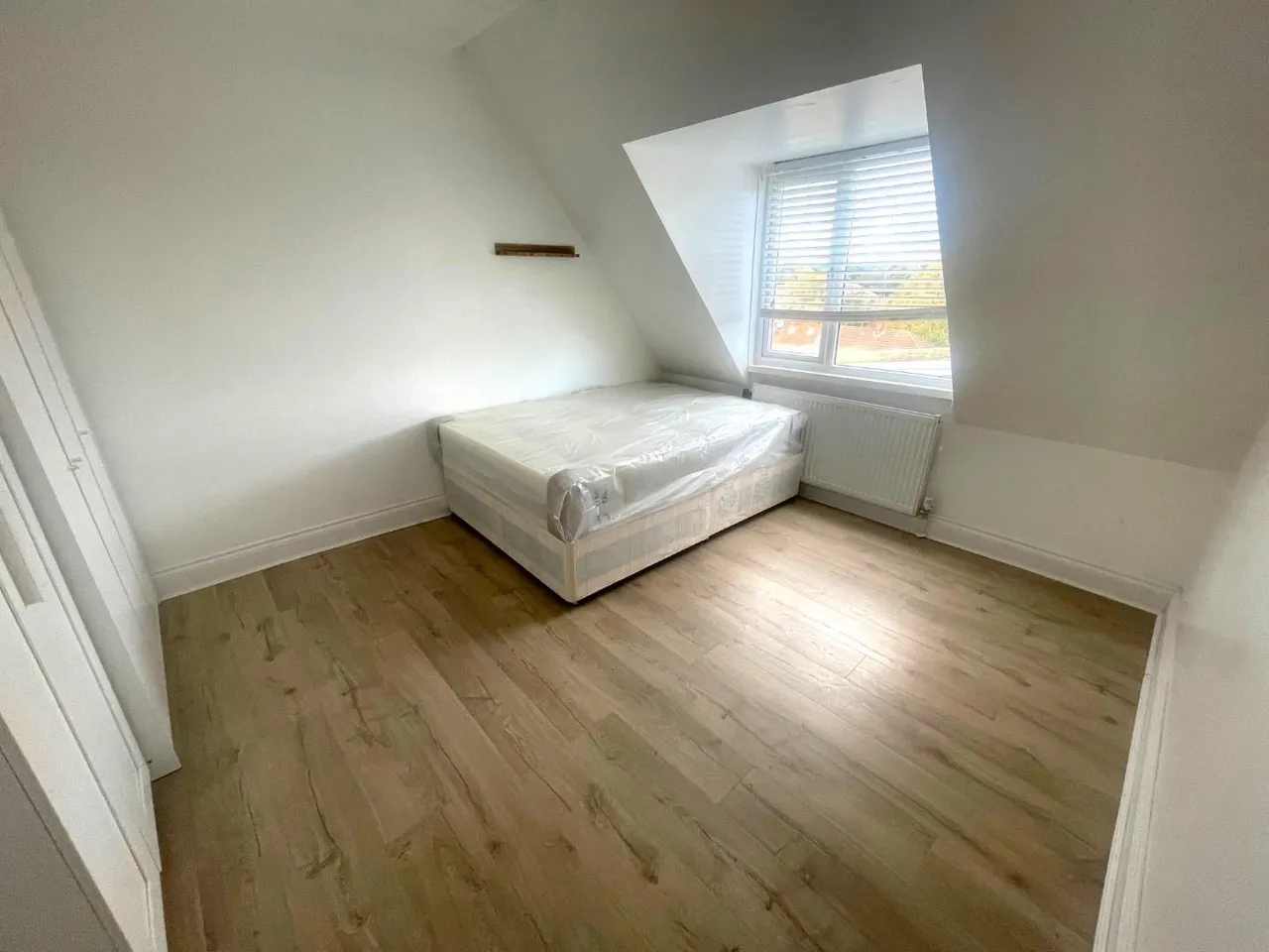 Deansbrook Road, Edgware, photo 5