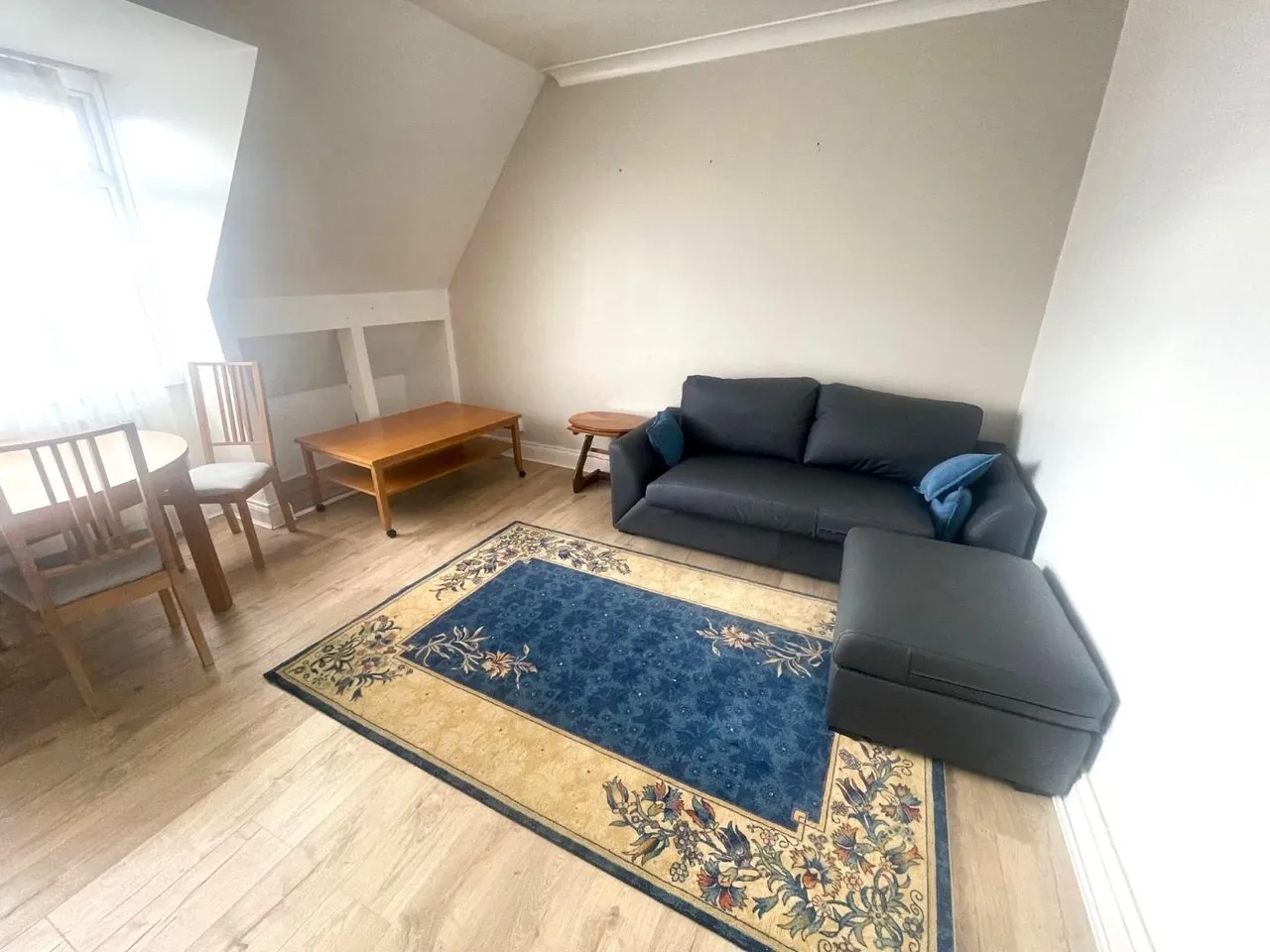 Deansbrook Road, Edgware, photo 2