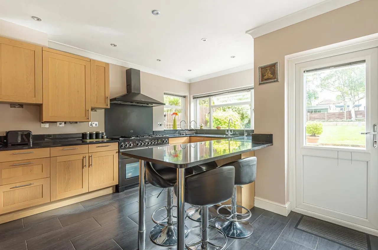 York Road, Cheam, Surrey, SM2 6HL, photo 8