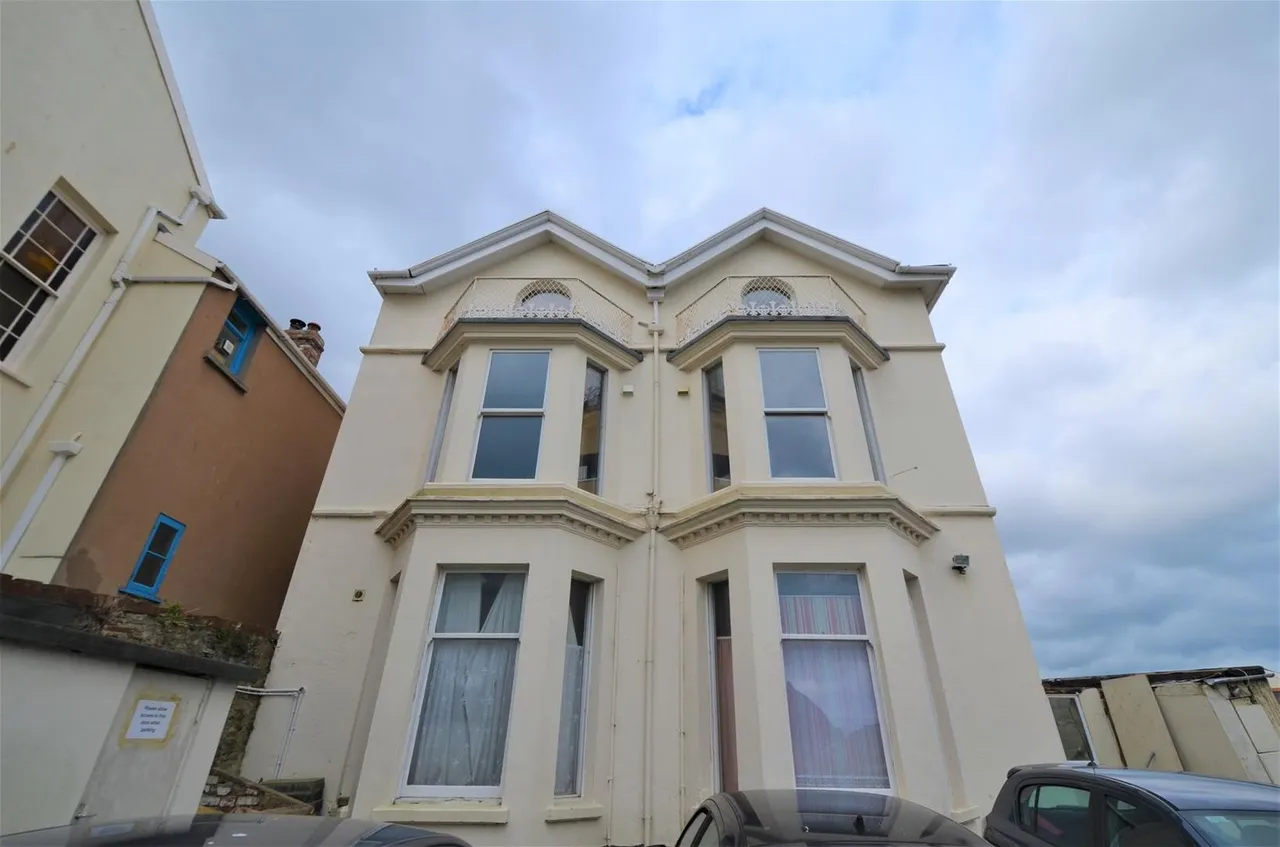 1 bed flat to rent — Montpelier Road, Ilfracombe