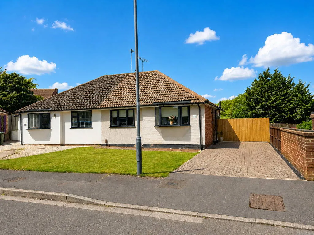 2 bed house for sale — Waverley Road, Hillmorton, Rugby, CV21 4NN