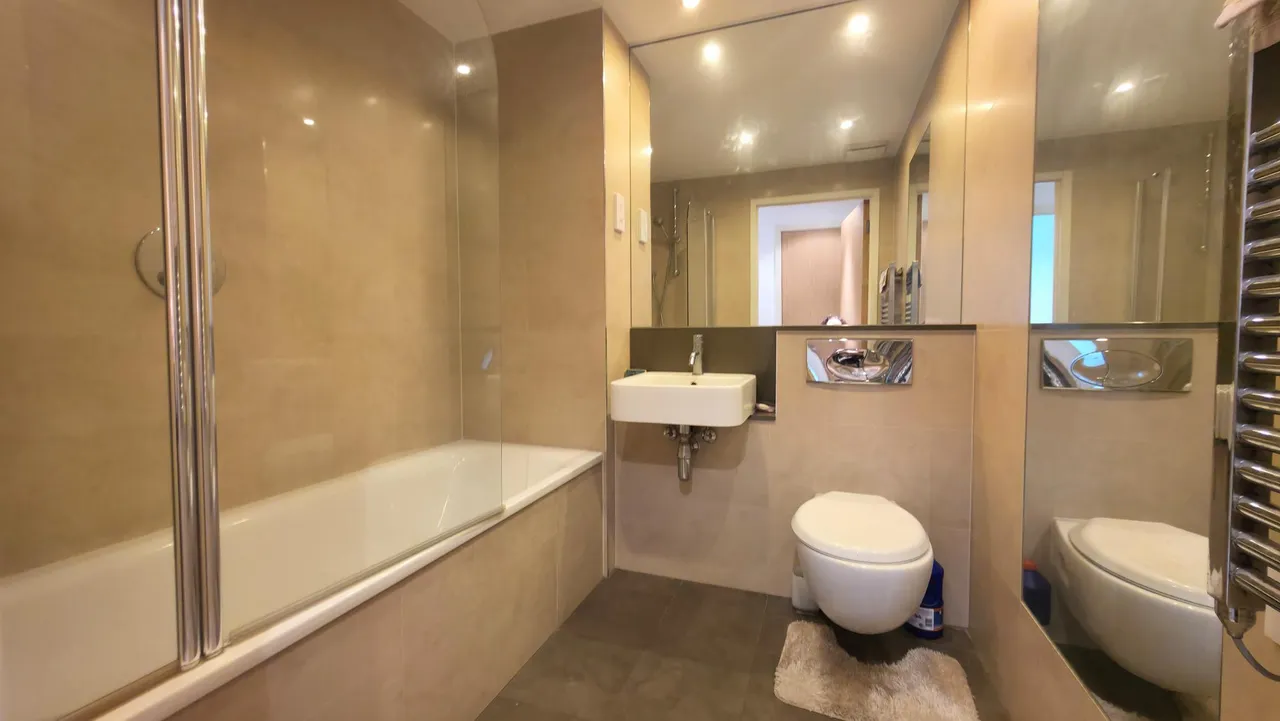 High Road, Romford, RM6, photo 13