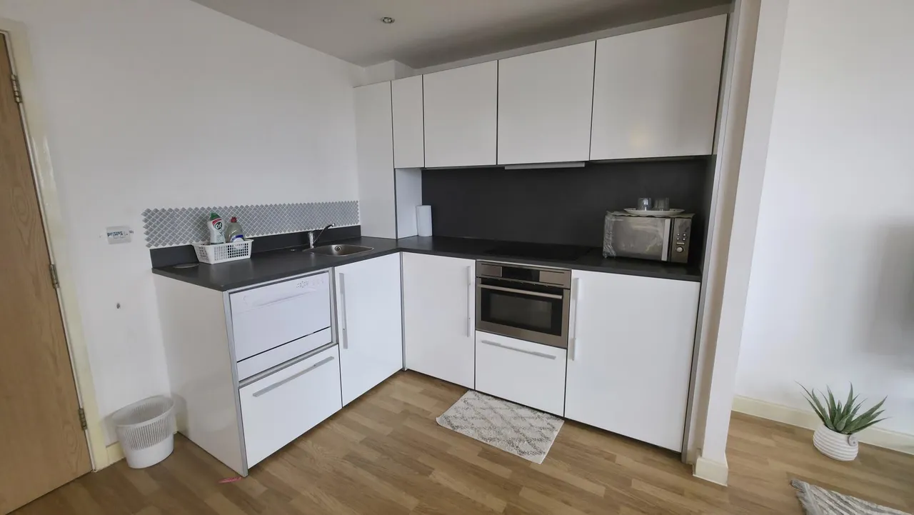 High Road, Romford, RM6, photo 9