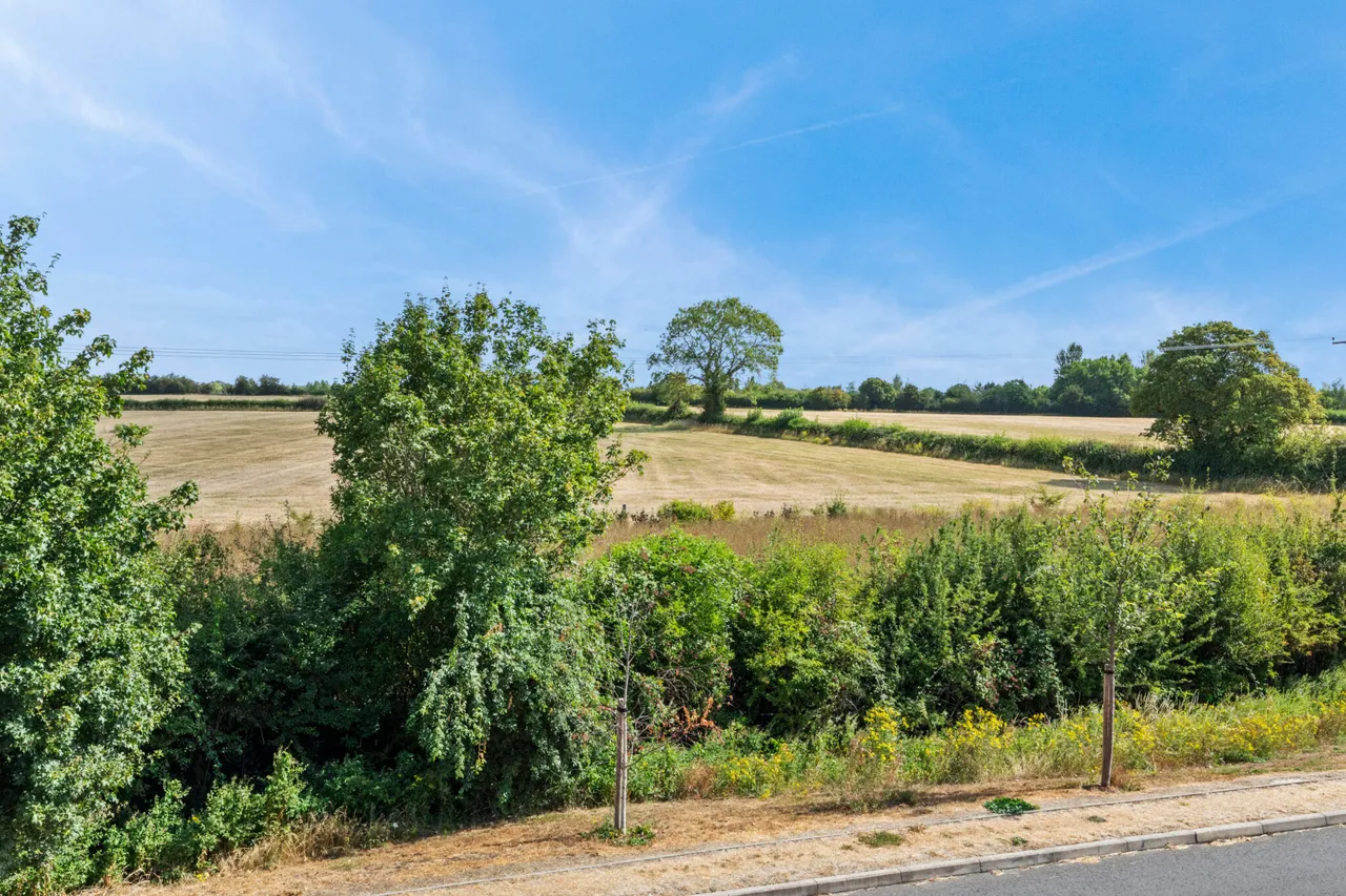 Chapel Drive, Aston Clinton, HP22, photo 23