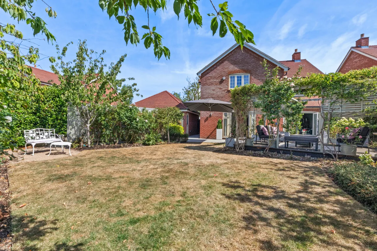 Chapel Drive, Aston Clinton, HP22, photo 22