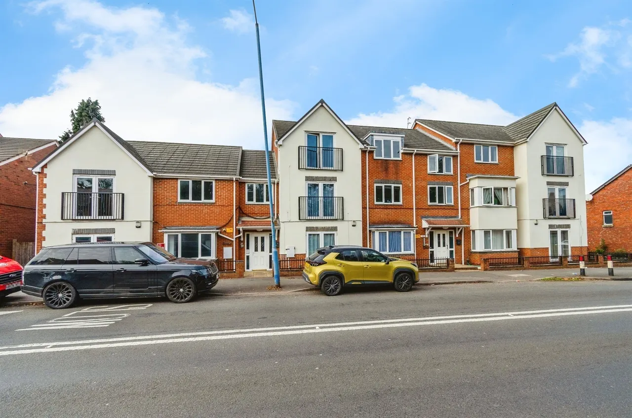 2 bed flat for sale, Toll End Road, Tipton, DY4