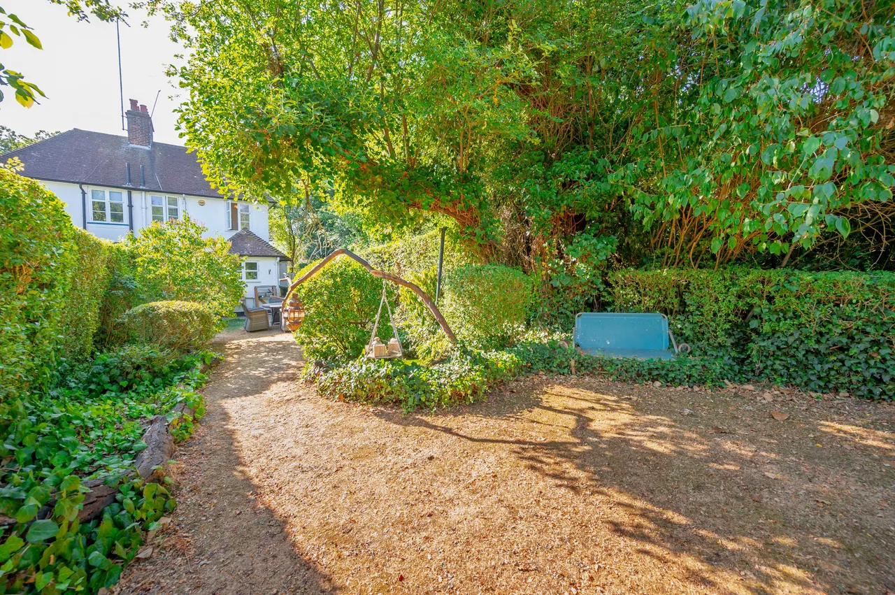 13 Hogarth Hill, London, photo 11