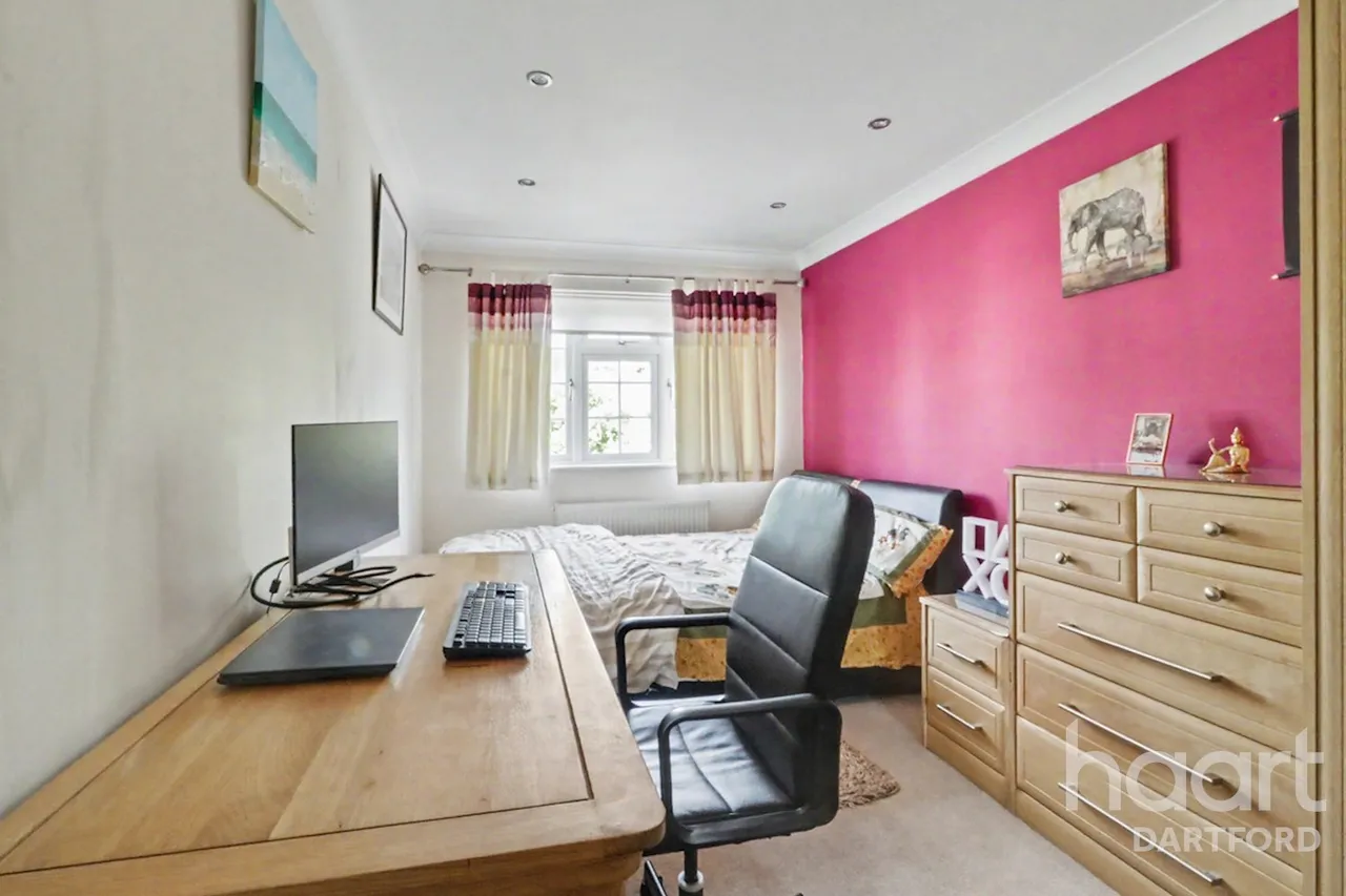 Appleton Drive, Dartford, DA2, photo 9