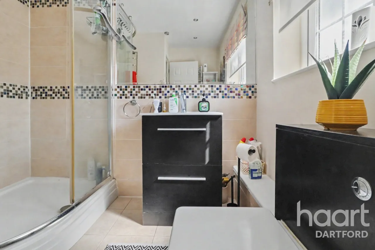 Appleton Drive, Dartford, DA2, photo 19