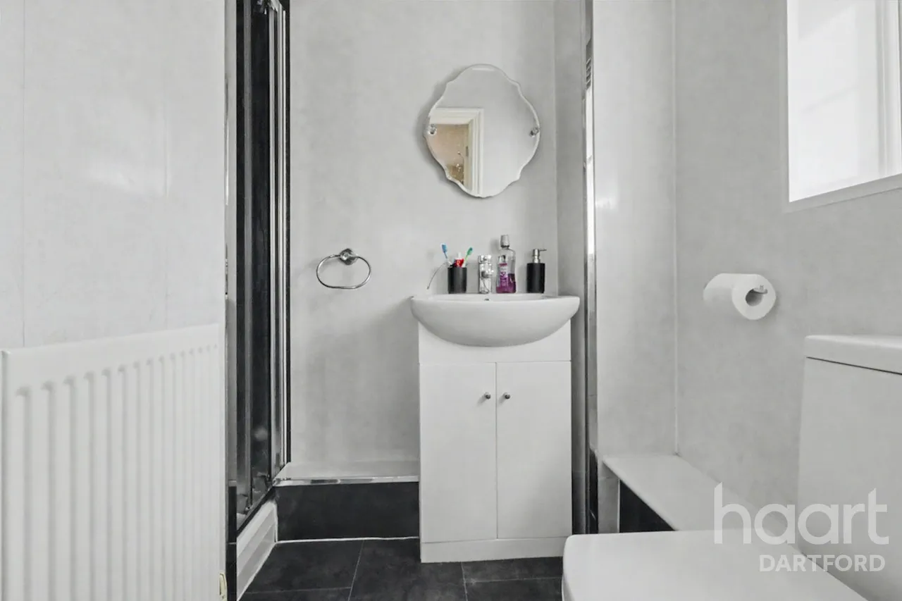 Appleton Drive, Dartford, DA2, photo 17