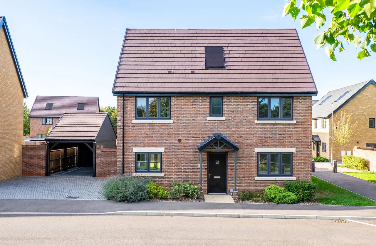 3 bed house for sale — Edgelake, Sittingbourne