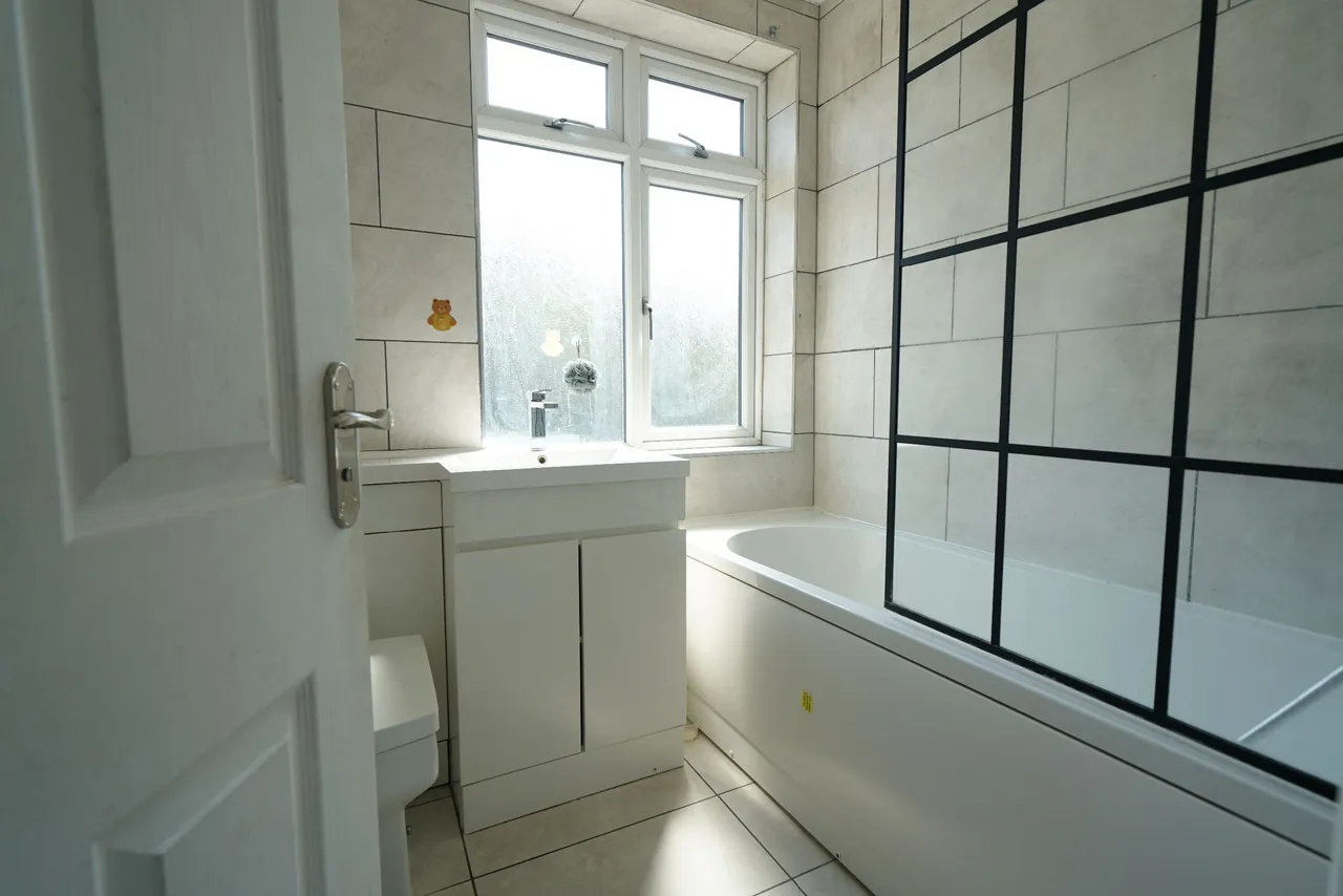 Manser Road, Rainham, Essex, RM13 8NL, photo 16