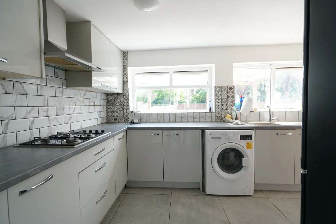 Manser Road, Rainham, Essex, RM13 8NL, photo 6