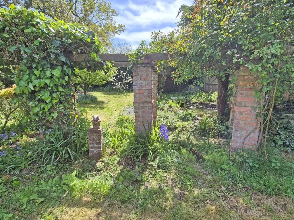 New Milton, Hampshire, photo 16