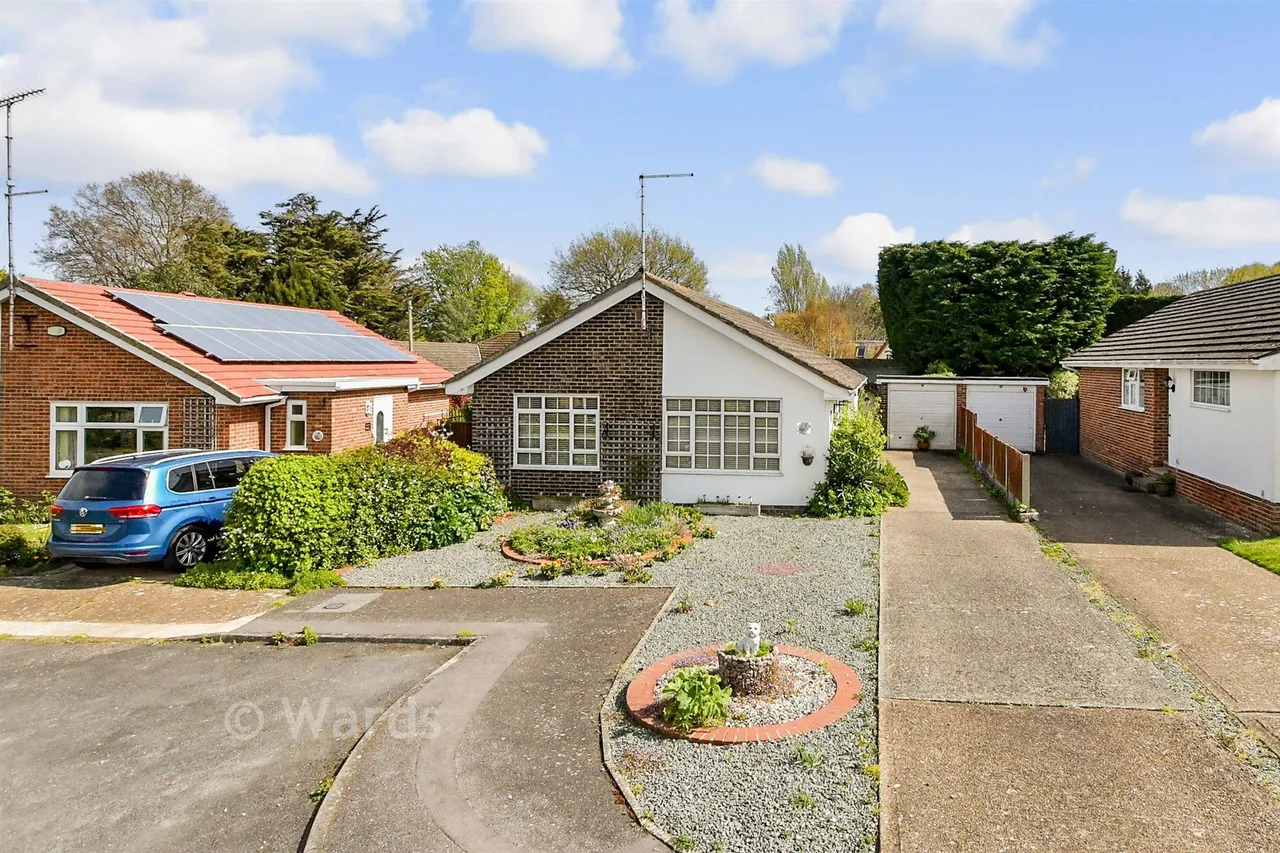 3 bed house for sale, Greenacre Drive, Walmer, CT14