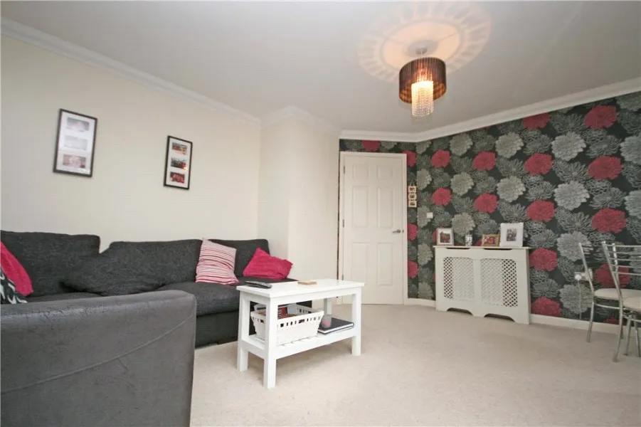Byron Road, Addlestone, KT15, photo 3