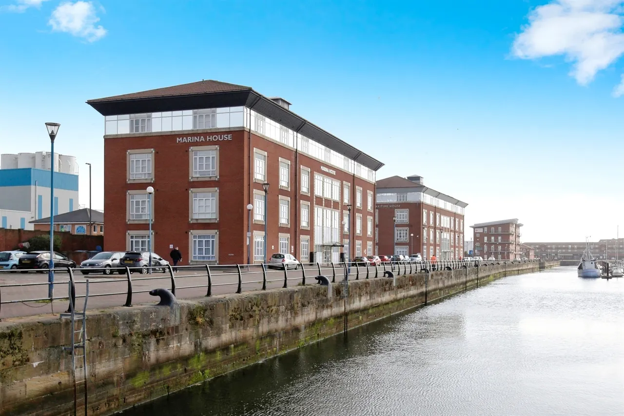 1 bed flat for sale — Harbour Walk, Hartlepool